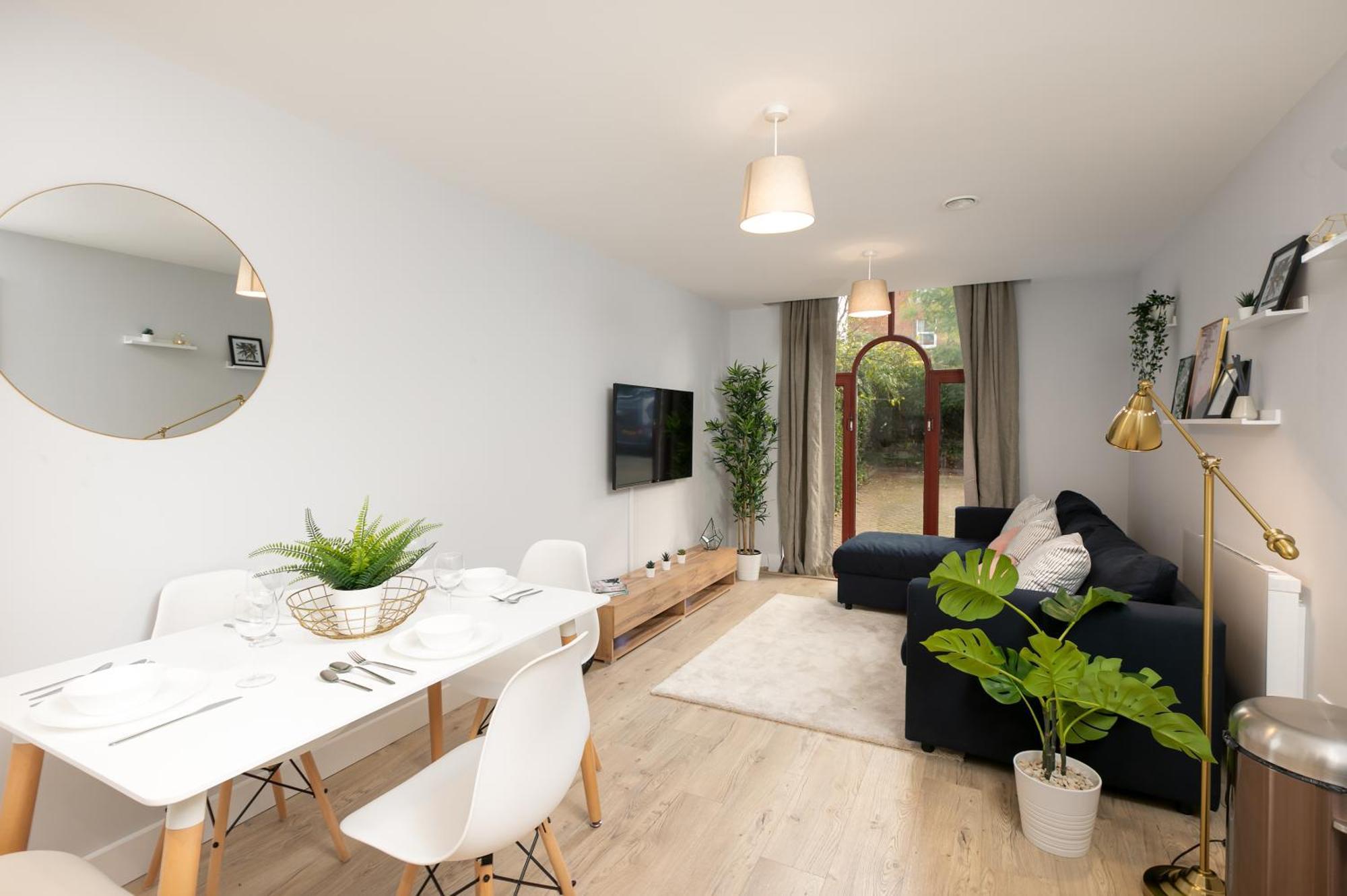 Wesley Gate Apartments - By Hostly 雷丁 外观 照片